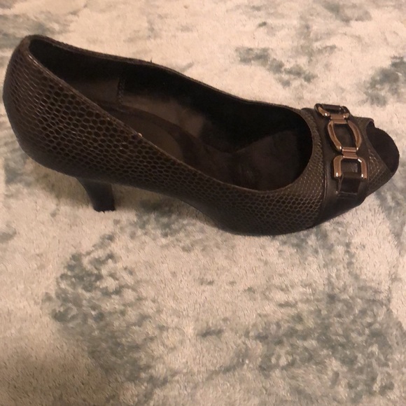 Aerosoles Black “Alligator” High Heeled Shoes Size 10M - Picture 2 of 8